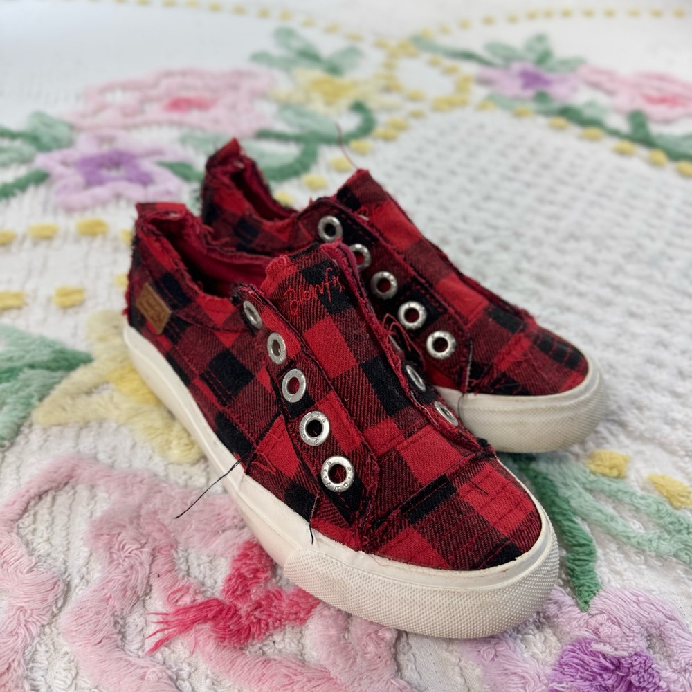Blowfish Malibu Kids‎ Red Black Plaid Slip On Sneakers Size 12